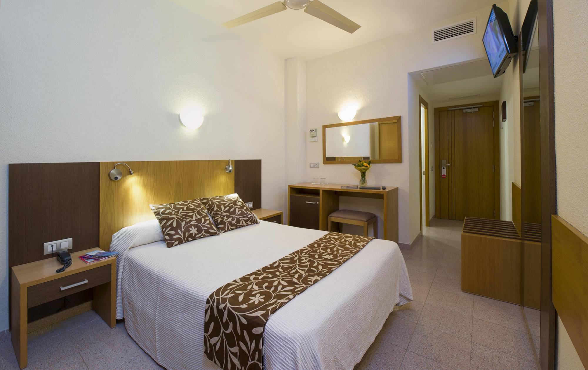 Hotel Gran Sol San Antonio  Eksteriør bilde
